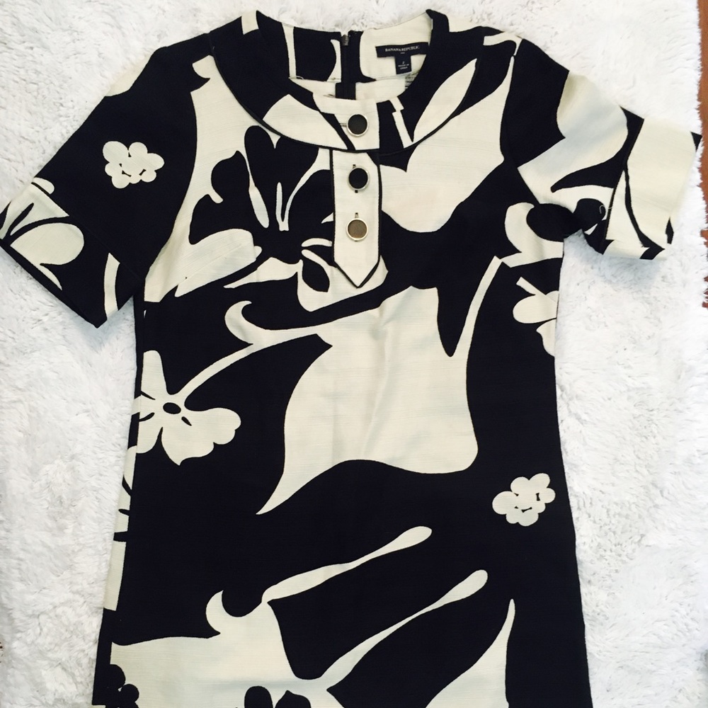 Banana Republic shift dress